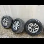 جنوط لاندكروزر 2008-2015 اصلية مع كفرات دنلوب