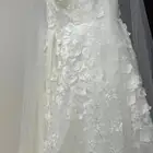 فستان عروسه جديد مع ملحقاته وكيسه لم يستخدم..مقاس m