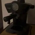 اله قهوه جديده مع كل اغراضها شبه مجانيه