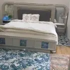 للبيع غرفه نوم شبه جديد.