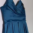 فستان للبيع شريته ب200 لبسته مره واحده فقط سعر البيع 50ريال