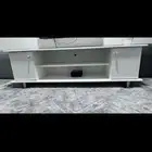 طاولة تلفاز للبيع لتواصل