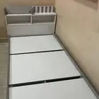 سرير هوم بوكس للبيع نظيف نفر