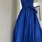 فستان للبيع