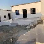 للإيجار السنوي حوش بداخله غرف كبيره بحي الحرازات بجده