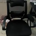 كرسي مكتبي نظيف جدا وما فيه اي خراب