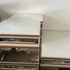 طاوله مع اربع خدمه