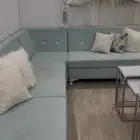 كنب مجلس مع الستارة وطالولات للبيع