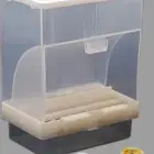 مستلزمات للطيور