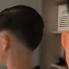 حلاق متنقل. حلاق في المنزل. البيت