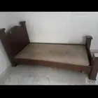 سرير بمرتبة ومرايه وعربه أطفال