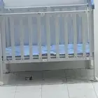 سرير طفل جديد.