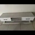 طاولة تلفزيون