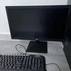 شاشه حاسب وكيبورد وسماعات وماوس