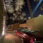 كاديلاك أحمر كشف كلاسيك للتأجير