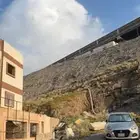 عمارة للبيع حي العزيزية جنب طريق الجمرات مباشرة