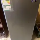 ثلاجه صغيره فيها فريزر