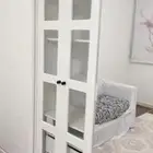 دولاب ملابس لون ابيض مستخدم