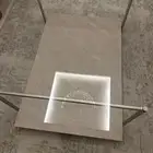 طاولة مقاس 120 في 8 من تحت رخام ومن فوق زجاج كما في الصور