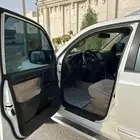 للبيع لاندكروزر 2010