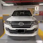 لاندكروزر مخزن شبه اصفار للبيع