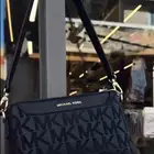 شنط نسائيه مخفضه