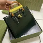 عرض شنطة ب 150  عرض 3 شنط 270 ريال