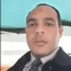 معلم أول إنجليزية عن بعد تأسيس جامعة وطلاب مدارس