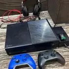 اكس بوكس للبيع ومعه اليدين 2 وسماعه الاكس يوكس ب500 لحاله