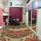 غرفة أطفال و طاولة طعام بالكراسي