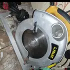 منشار خشب نضيف