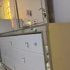 فقط دولاب وشوفيرة وتسريحة
