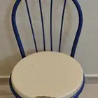 طاولة وكرسي