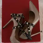 جزمة فالنتينو نسائية   مقاس 38 ( اصليه )