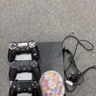 سوني 4 مع ثلاث يدات وشريطين قراند