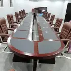 طاولة اجتماع مقاس اثنين متر طاولة اجتماع.