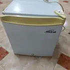 ثلاجه مكتب التبريد ممتاز لا يوجد بها أي عيوب ع السو