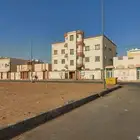 عمارة للبيع مكونه من ست شقق سكنية الشقة اربع غرف بحي الملك