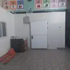 ثلاجه تبريد او تجميد بالطبليه او المساحه