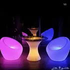 كرسي حجم وسط شبيه لكرسي ابل مضيئ
