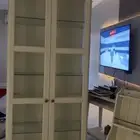 ركن كوفي رفوف مع دولاب مع طاوله نظيفه كما هي فالصوره