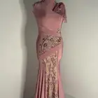 فستان لبيع من مصممه هدى بداي