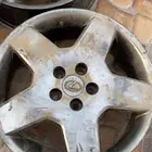 جنوط لكزس L.s2004 سليمه من الرش واللحام ولها أربع سنين مخزن