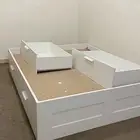 سرير من ايكيا