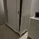 اثاث دولاب وسرير وكمادينه وشفنيره غرفه بدون تسريحه