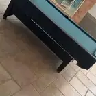 طاوله ليباردو. مع الكور وتنس طاوله مع مضربين يد