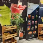 محل عصائر للتقبيل