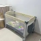 سرير ومحبس اثنين في واحد