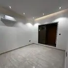 استديو لإيجار بحي العارض 200 متو عن شارع أبو بكر.