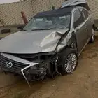 لكزس es 2016 مصدوم للبيع قطع غيار فقط